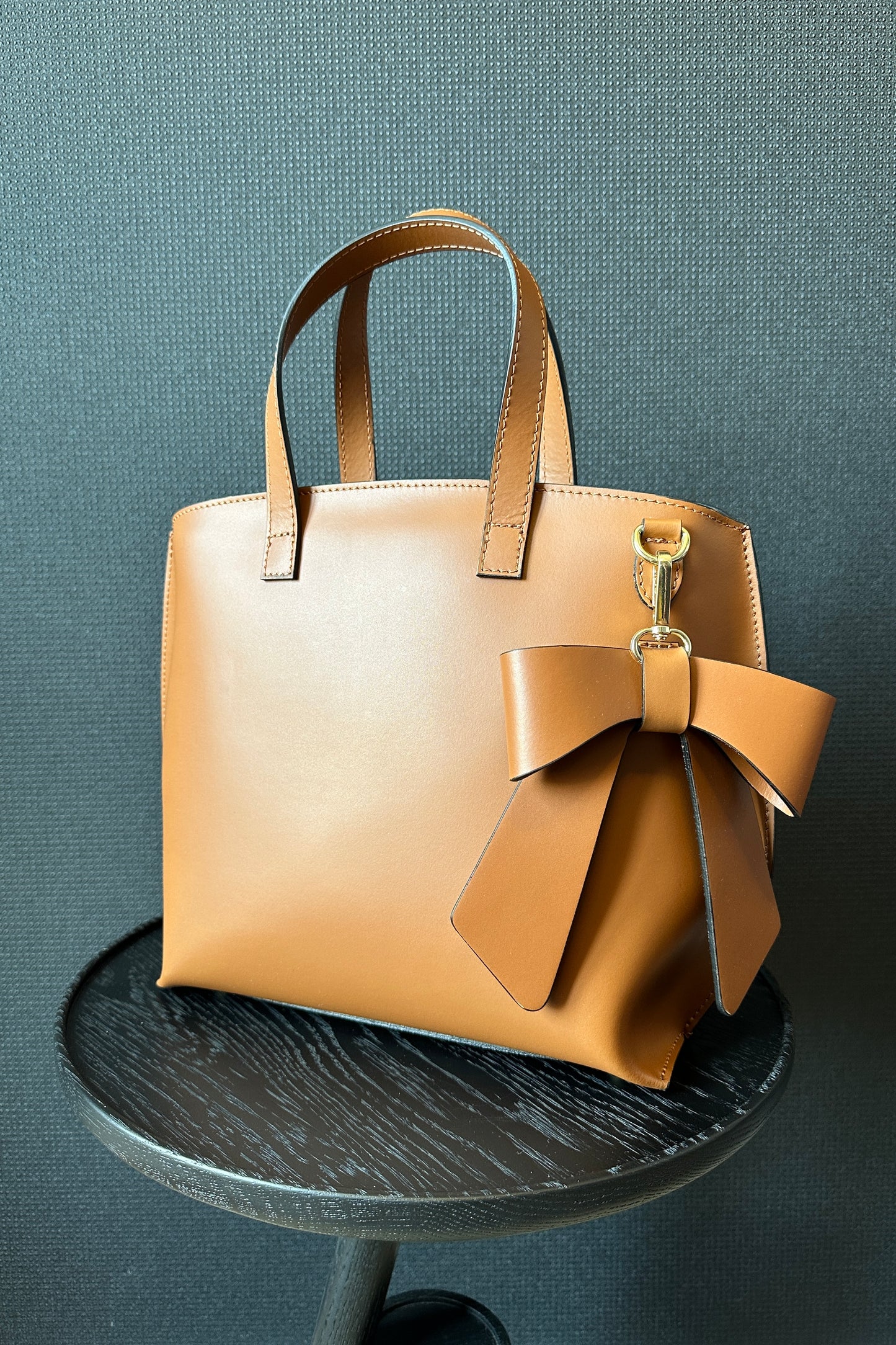 BOW LEATHER BAG