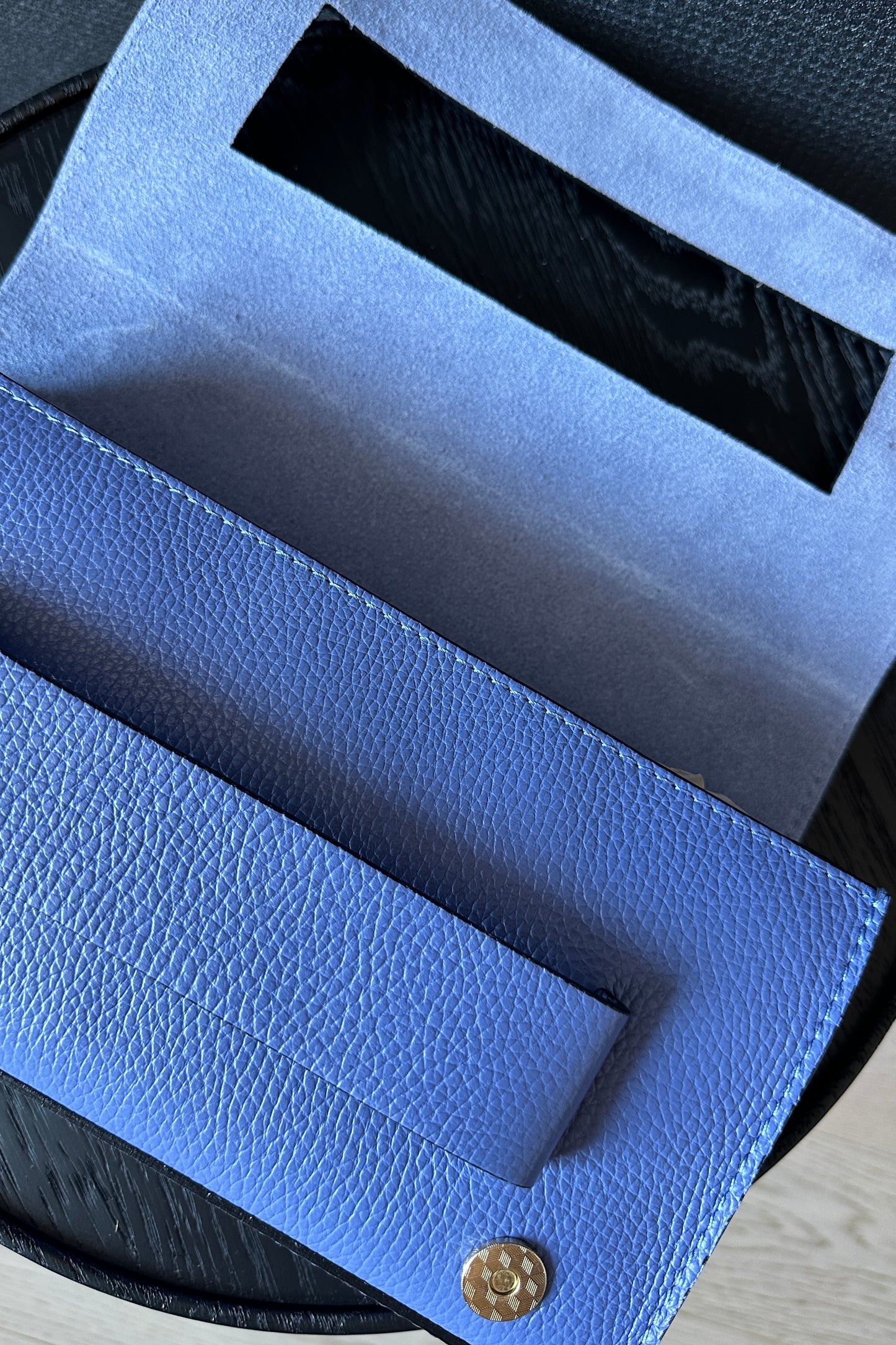 LEATHER ENVELOPE BAG