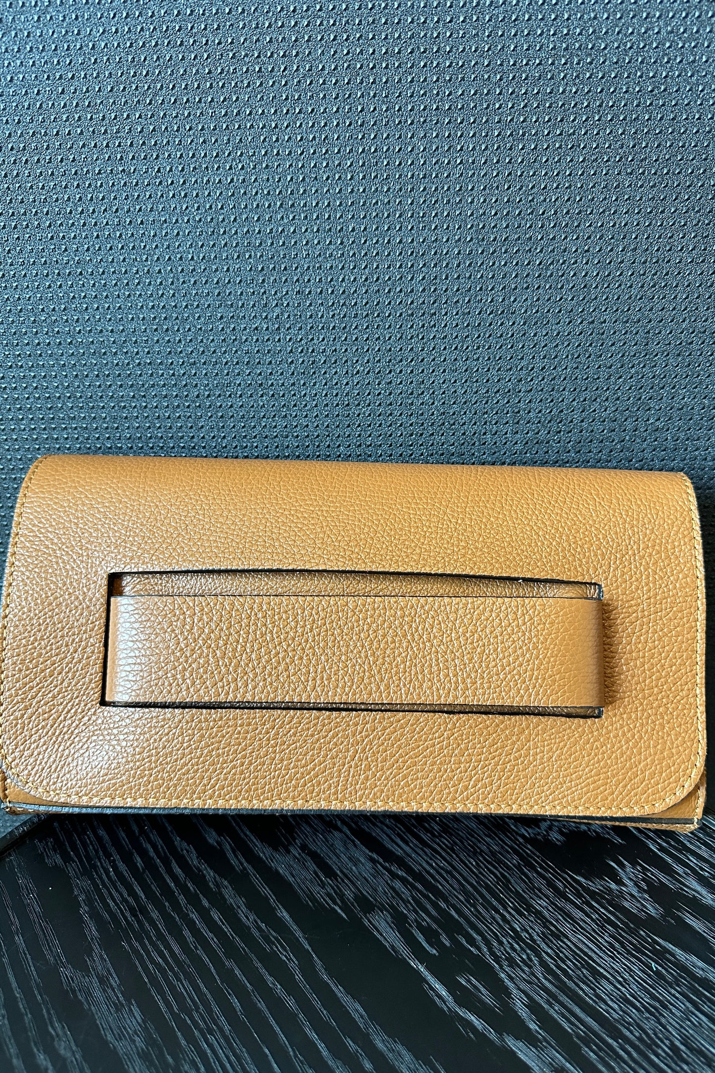 LEATHER ENVELOPE BAG