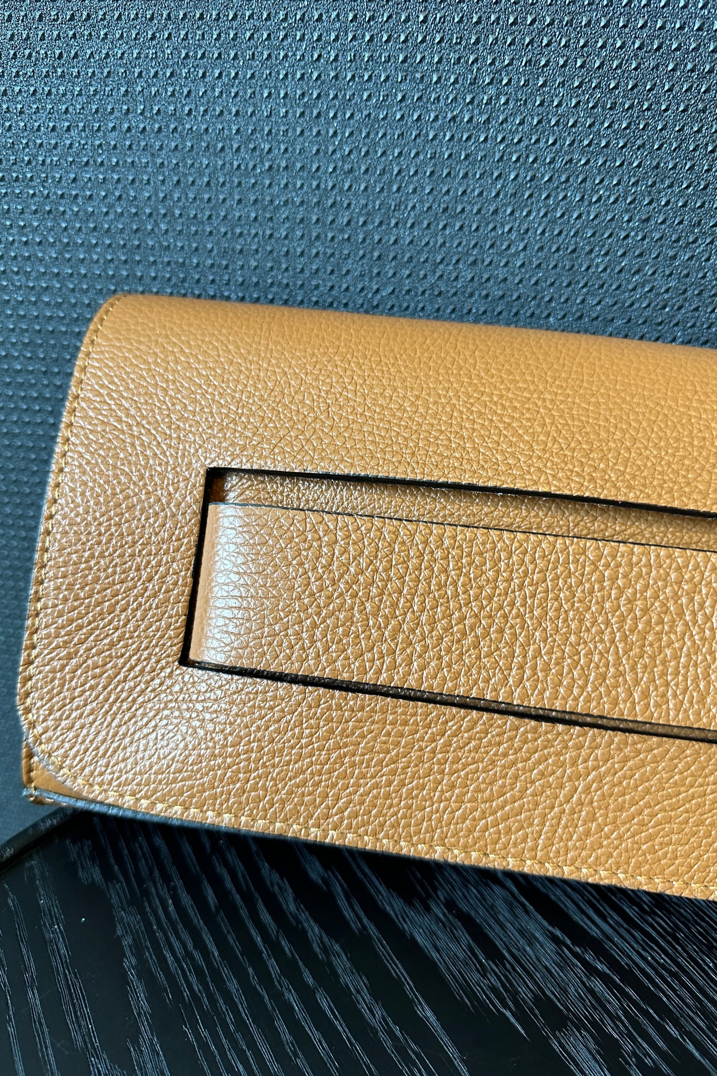 LEATHER ENVELOPE BAG